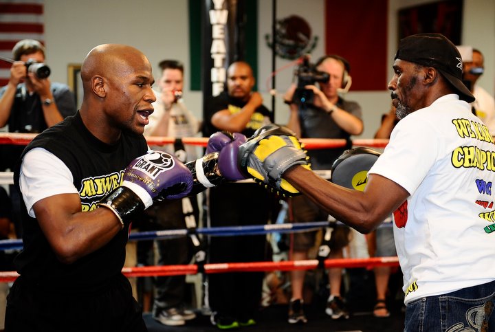 Floyd Mayweather Workout Photos Video From Vegas Media Training 