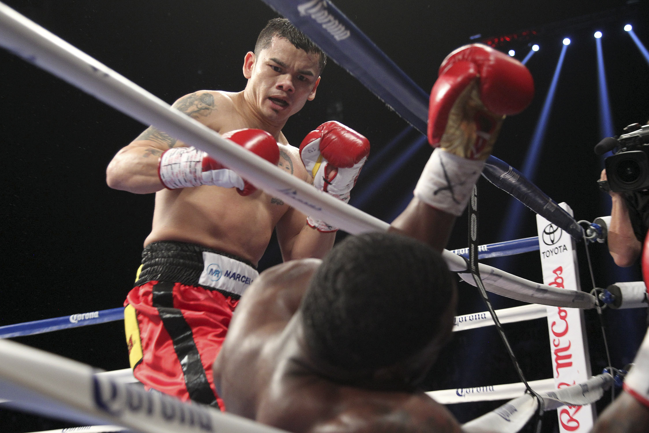 Adrien Broner vs Marcos Maidana - ProBoxing-Fans.com2250 x 1500