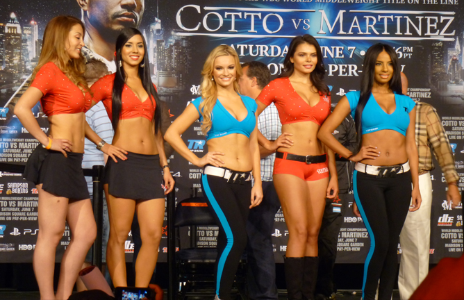 Top-Rank-Knockouts-and-Chicas-Tecate-ring-girls-new