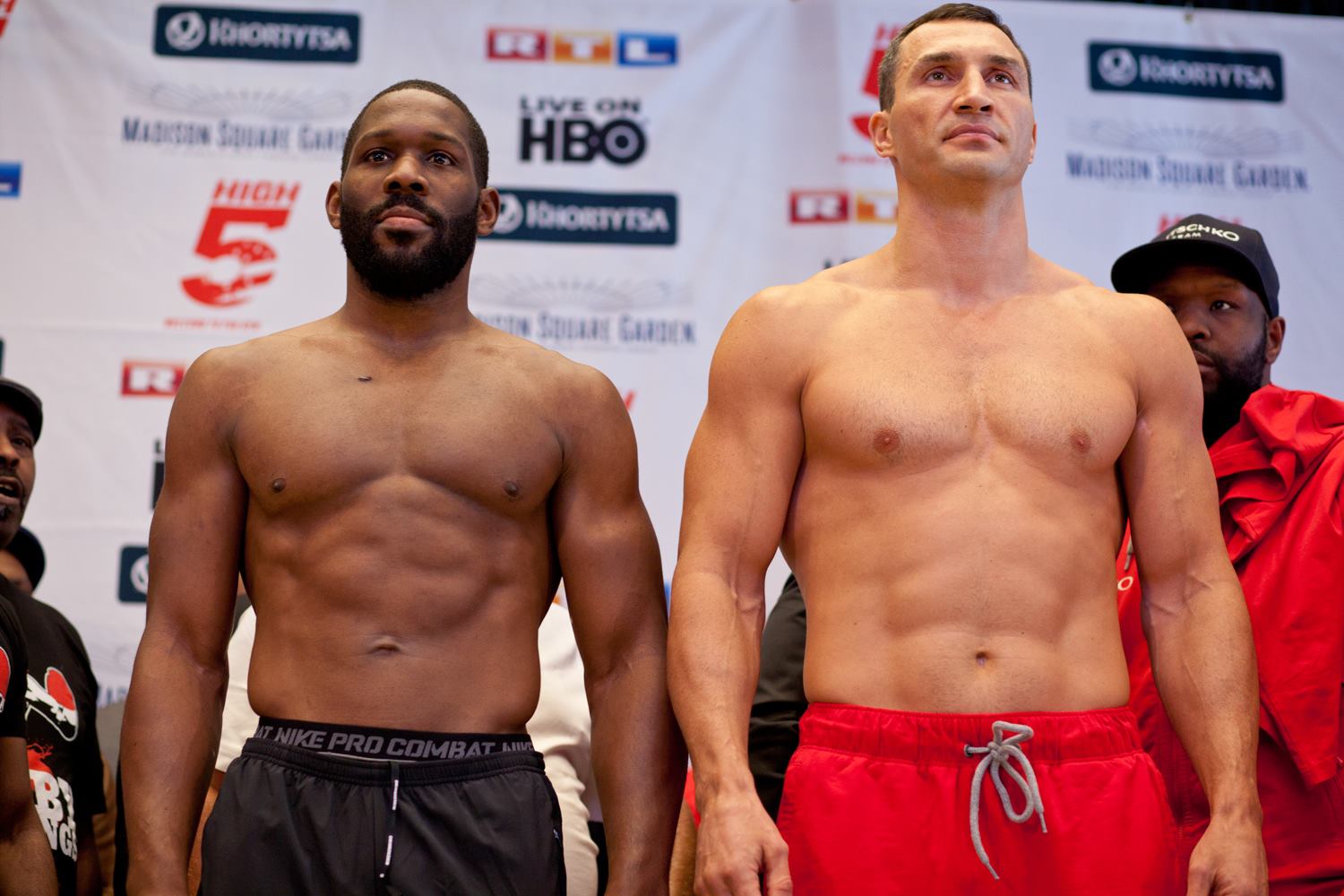 klitschko jennings weigh-in3 - ProBoxing-Fans.com