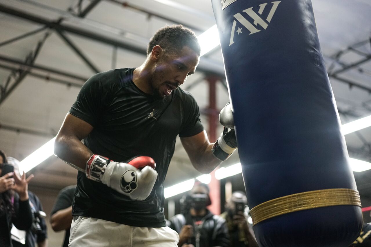 Андре играм. Андре Уорд. Andre Ward Training. Андре Табти боксрев.