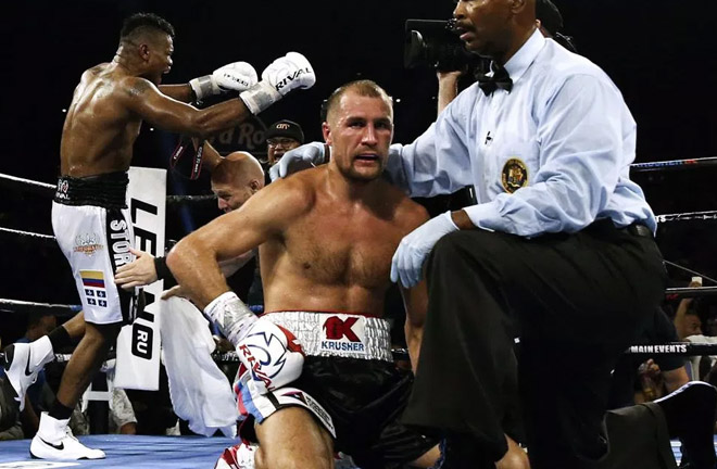 Alvarez KOs Kovalev in the 8th round. Photo Credit: Torres Boxing  