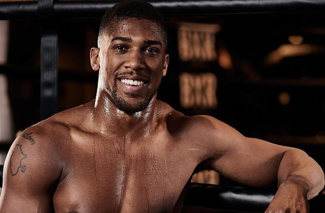 StubHub gives fans the opportunity to meet Anthony Joshua. Photo Credit: LiveKindly