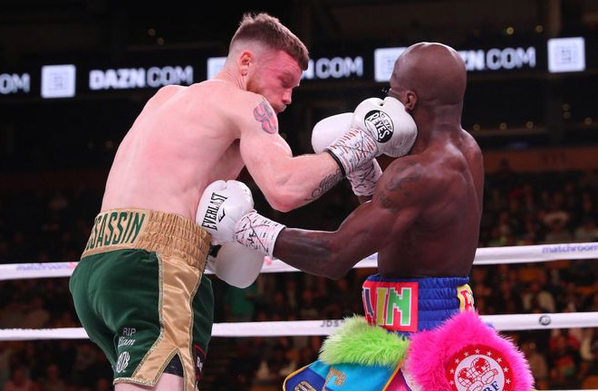 Tevin Farmer successfully defended his title by knocking out challenger James Tennyson with a body shot in the fifth round. Photo Credit: Sky Sports 