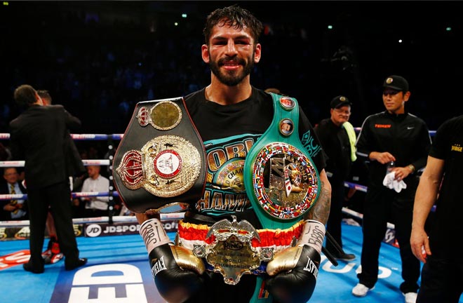 Linares takes on Cano. Photo Credit: Irish Mirror