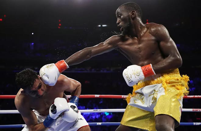 Crawford dominated Khan and defended his WBO welterweight title. Credit: Bad Left Hook 