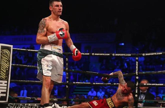 Wood beats Ryan Doyle to retain Commonwealth featherweight title. Credit: BBC