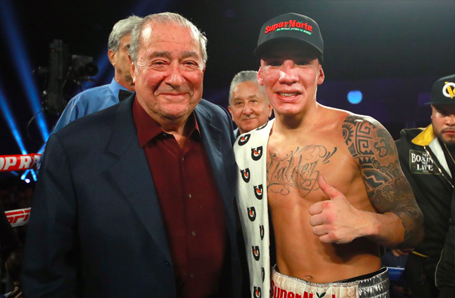 Oscar Valdez with Bob Arum - Photo Credit: Top Rank Boxing