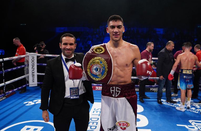 Hamza Sheeraz claimed his first professional title Credit: Frank Warren