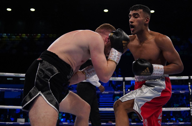 Bilal Ali beating Jamie Speight in December 2019 Credit: @roundnboutmedia