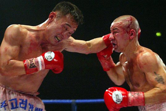 Injin Chi vs Michael Brodie at the MEN arena. Photo Credit: Boxing News.