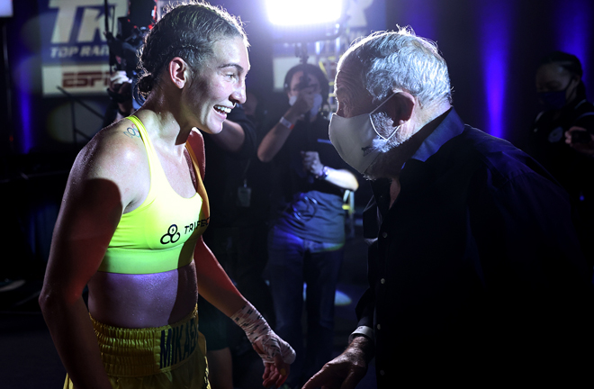 Promoter Bob Arum has promised Mayer a World title shot next Photo Credit: Mikey Williams/Top Rank