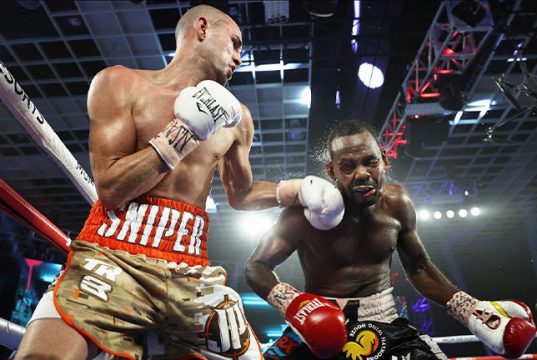 Jose Pedraza dominated proceedings against Mikkel LesPierre. Photo Credit: Mikey Williams / Top Rank