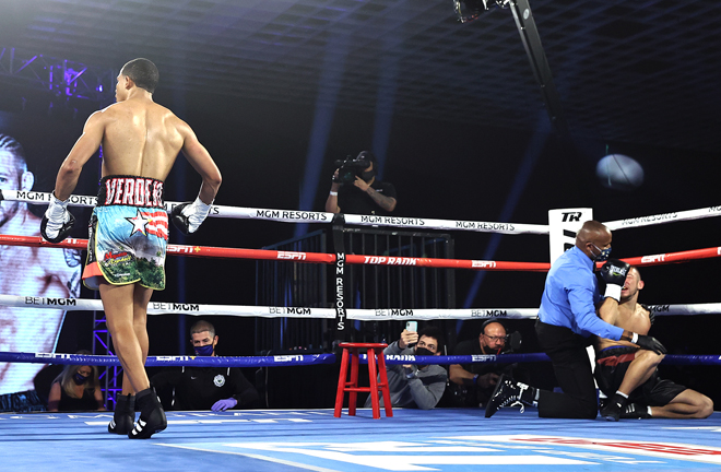 Verdejo stopped Madera with a vicious first round assault Photo Credit: Mikey Williams/Top Rank