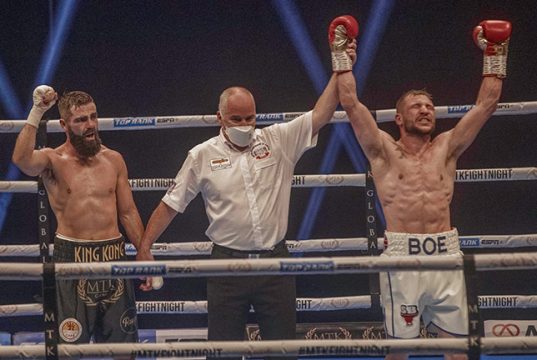 Maxi Hughes upset the odds with an unanimous decision victory over Jono Carroll. Photo Credit: Scott Rawsthorne / MTK Global