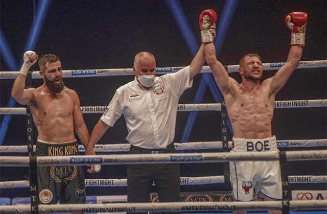 Maxi Hughes upset the odds with an unanimous decision victory over Jono Carroll. Photo Credit: Scott Rawsthorne / MTK Global