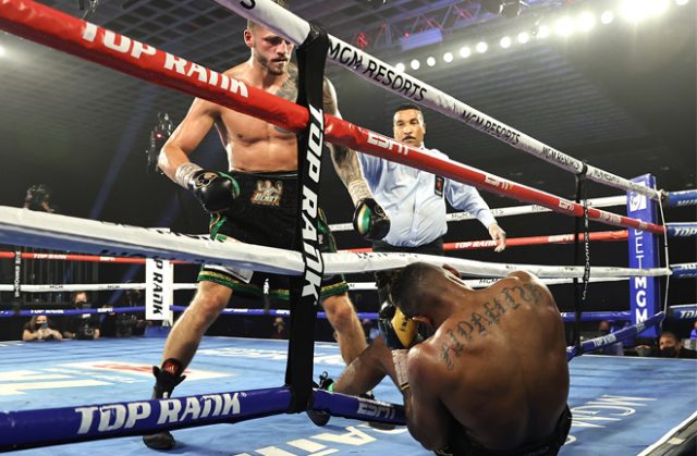 Joe Smith Jr stopped Eleider Alvarez in nine rounds in Las Vegas on Saturday Photo Credit: Mikey Williams/Top Rank