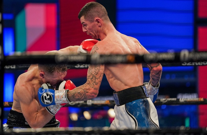 Mark Chamberlain showed further promise with a dominant display against Shaun Cooper Photo Credit: Round 'N' Bout Media / Queensberry Promotions