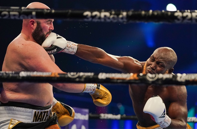 Lartey remained dangerous throughout despite struggling to break Gorman down Photo Credit: Round 'N' Bout Media / Queensberry Promotions