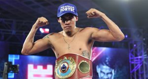 Emanuel Navarrete claimed the WBO Featherweight world title to become a two-weight world champion in Las Vegas on Friday Photo Credit: Mikey Williams / Top Rank
