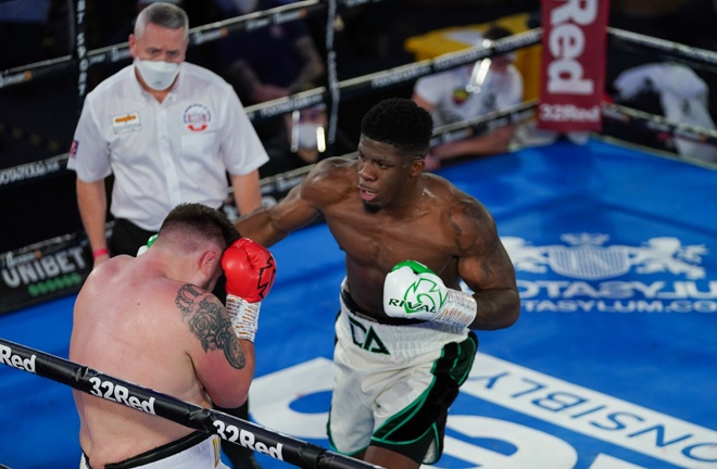 Heavyweight prospect David Adeleye continued his unbeaten streak Photo Credit: Round 'N' Bout Media/Queensberry Promotions