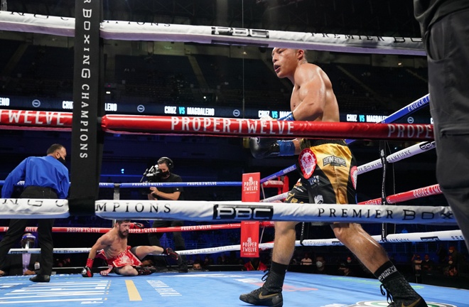 Isaac Cruz knocked out Diego Magdaleno in a round Photo Credit: Sean Michael Ham/Mayweather Promotions