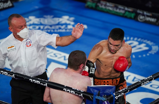 Hamzah Sheeraz defended his WBO super-welterweight crown with a final round stoppage of Guido Nicolas Pitto Photo Credit: Round 'N' Bout Media/Queensberry Promotions