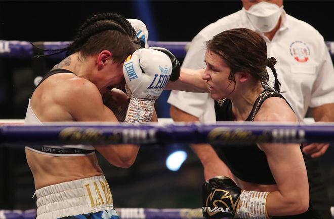 Taylor outclassed her mandatory challenger Photo Credit: Mark Robinson/Matchroom Boxing