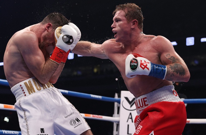 Canelo dominated proceedings inflicting a first defeat on Smith in Texas Photo Credit: Ed Mulholland/Matchroom Boxing