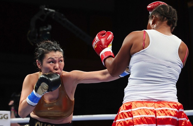 Hyun Mi Choi successfully defended her WBA Super Featherweight crown on her Matchroom debut Photo Credit: Melina Pizano/Matchroom Boxing