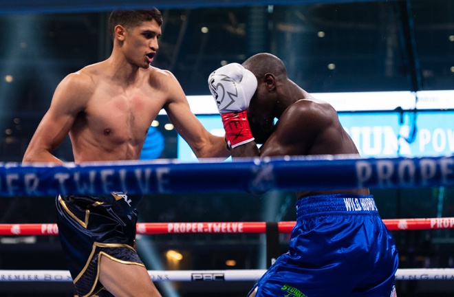 6"5 Super Welterweight Sebastian Fundora halted Habib Ahmed in two rounds Photo Credit Ryan Hafey/Premier Boxing Champions