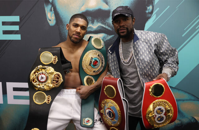 Anthony Joshua and Floyd Mayweather Jr in the dressing room after the former's win over Kubrat Pulev Photo Credit: Mark Robinson/Matchroom Boxing