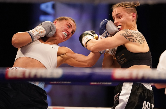 Ellie Scotney impressed to pick up her second win, defeating Mailys Gangloff Photo Credit: Dave Thompson/Matchroom Boxing