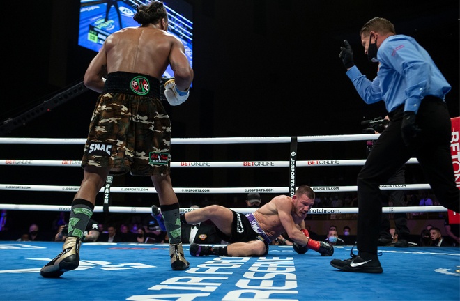 Demetrius Andrade overcame mandatory challenger Liam Williams to retain his WBO Middleweight title in Miami on Saturday Photo Credit: Ed Mulholland/Matchroom