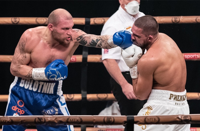 Ricards Bolotniks stopped Serge Michel in the final round to win the Golden Contract last December Photo Credit: Scott Rawsthorne/MTK Global