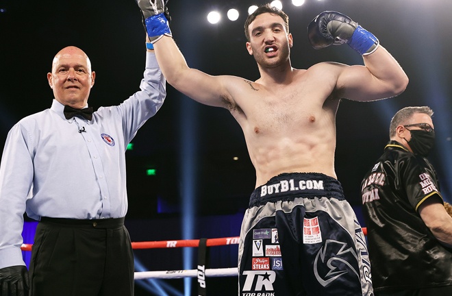 Heavyweight prospect Sonny Conto claimed his seventh straight win Photo Credit: Mikey Williams/Top Rank via Getty Images