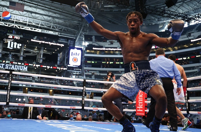 Keyshawn Davis secured his third professional victory Photo Credit: Marc Castro claimed a third successive professional victory by knockout Photo Credit: Ed Mulholland/Matchroom