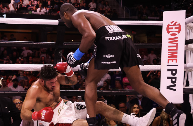 Dubois knocked down Cusumano three times Photo Credit: Amanda Westcott/SHOWTIME