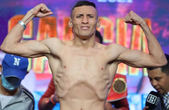 Felix Alvarado defends his IBF light flyweight world title Photo Credit: Tom Hogan-HoganPhotos/Golden Boy