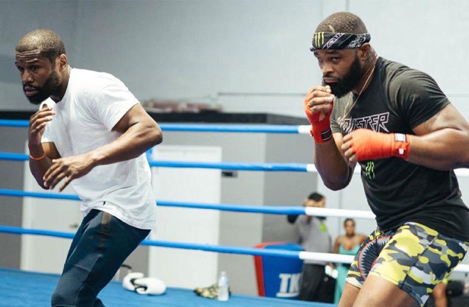 Woodley spent some time training with Hall of Famer, Floyd Mayweather Jr Photo Credit: Instagram @twooodley