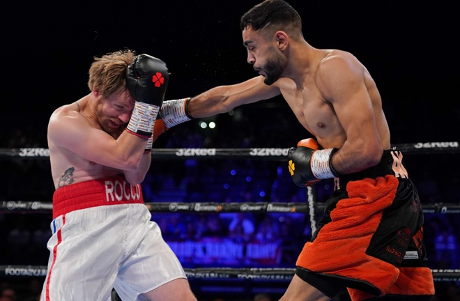 Amaar Akbar won every round against Liam Richards. Photo Credit: Frank Warren.