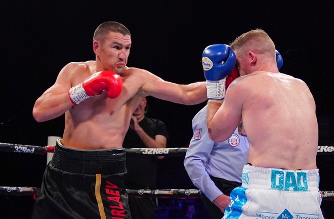 Server Emulaev a tough nut to crack for Callum Johnson who had to go the distance to see the Russian out. Photo Credit: Frank Warren.