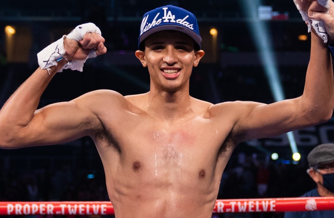 Fundora looks to extend his undefeated record Photo Credit: Ryan Hafey / Premier Boxing Champions