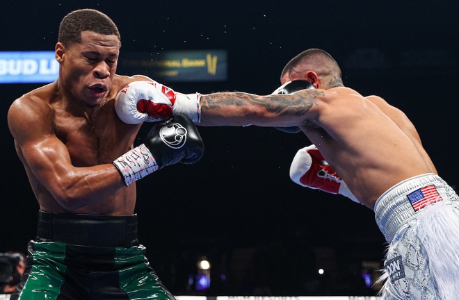 Diaz Jr was able to have some success when he got into range Photo Credit: Ed Mulholland/Matchroom