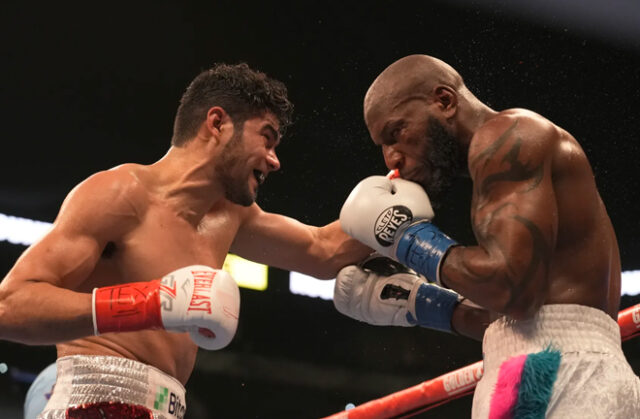 Gilberto Ramirez forces 10th round stoppage of Yunieski Gonzalez in a thrilling fight in Texas last night. Photo Credit: Golden Boy Promotions.