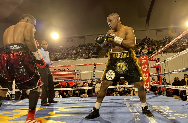lunga Junior Makabu beats Thabiso Mchunu by Split Decision of the judges 116-112, 113-115, 115-113, to retain his WBC World Cruiserweight title last night at the Don King Boxing Promotions Undercard in Ohio,USA