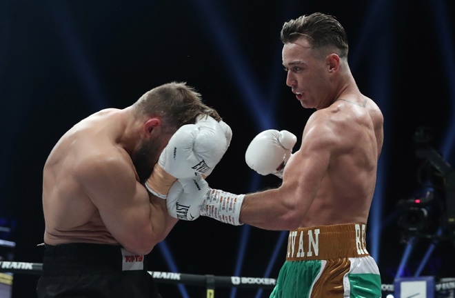 Paddy Donovan gets the stoppage in the final round of his fight against Miroslav Serban. Photo Credit: Boxxer.