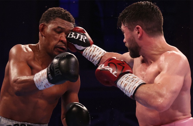 Ryder forced his way back into the contest Photo Credit: Mark Robinson/Matchroom Boxing