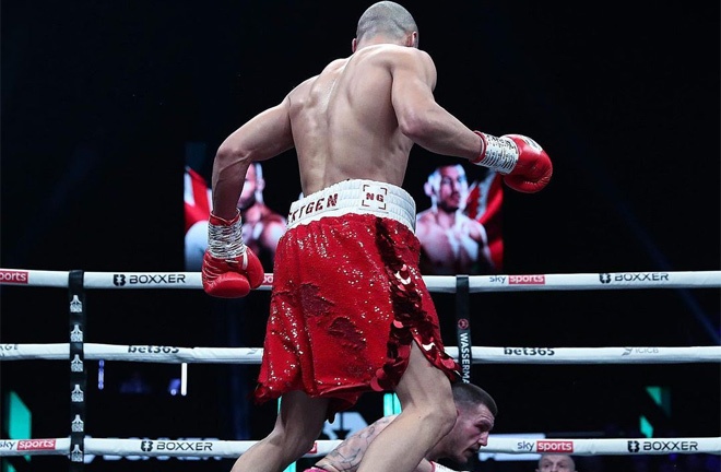 Eubank Jr dropped Williams four times Photo Credit: BOXXER