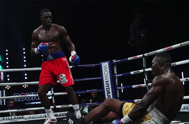 Riakporhe halted Durodola in five rounds in November Photo Credit: Lawrence Lustig/BOXXER